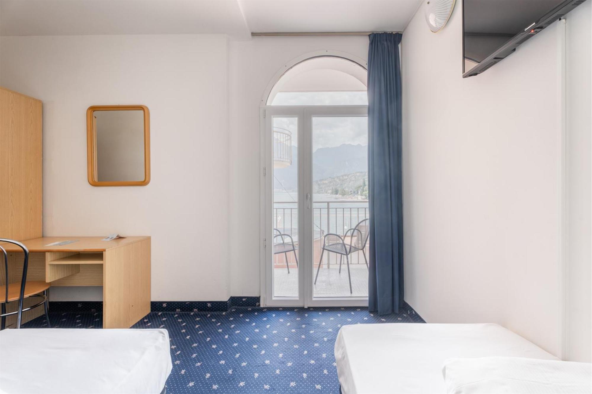 Lake Hotel Ifigenia Torbole Sul Garda Екстер'єр фото