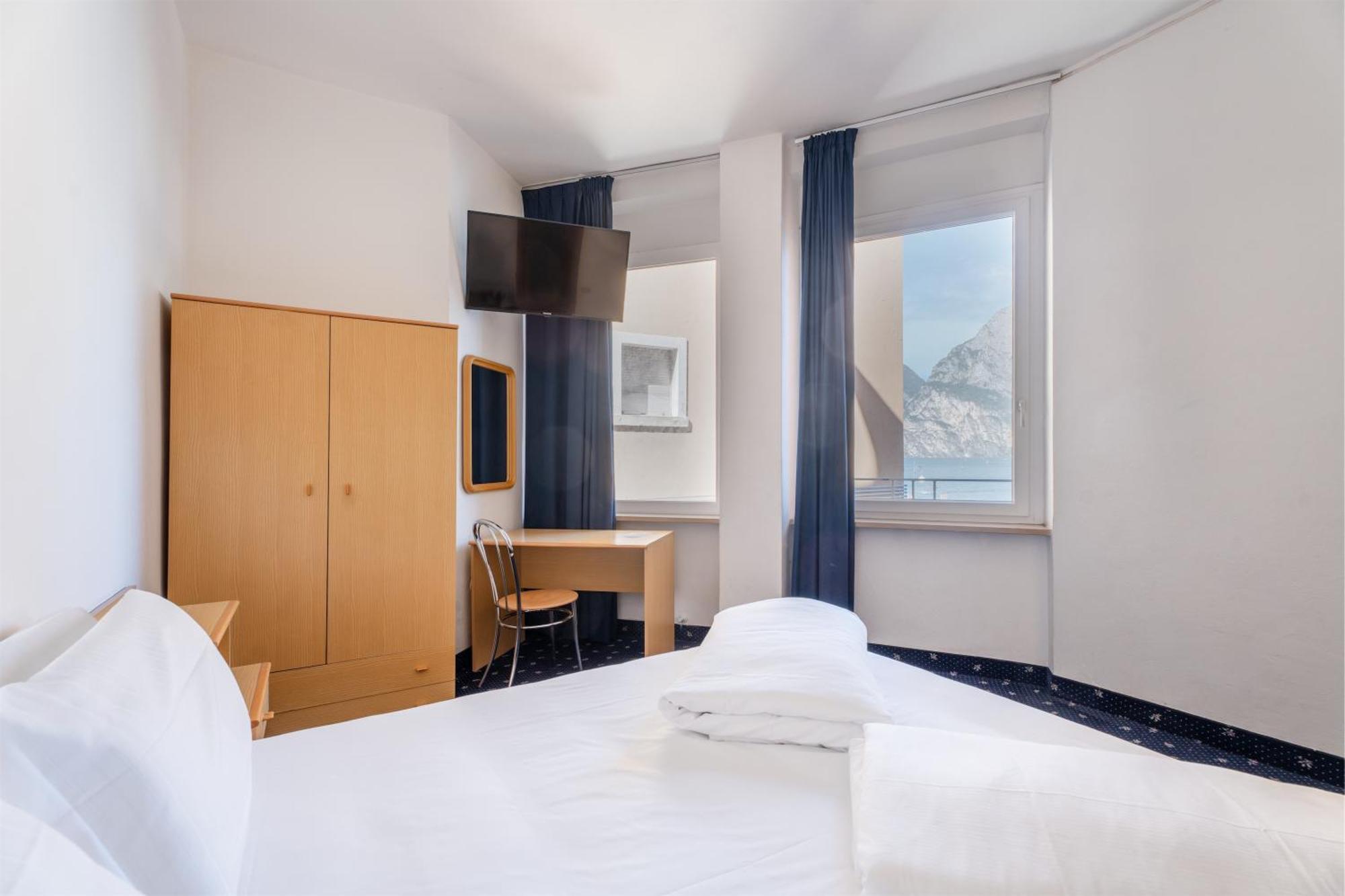 Lake Hotel Ifigenia Torbole Sul Garda Екстер'єр фото