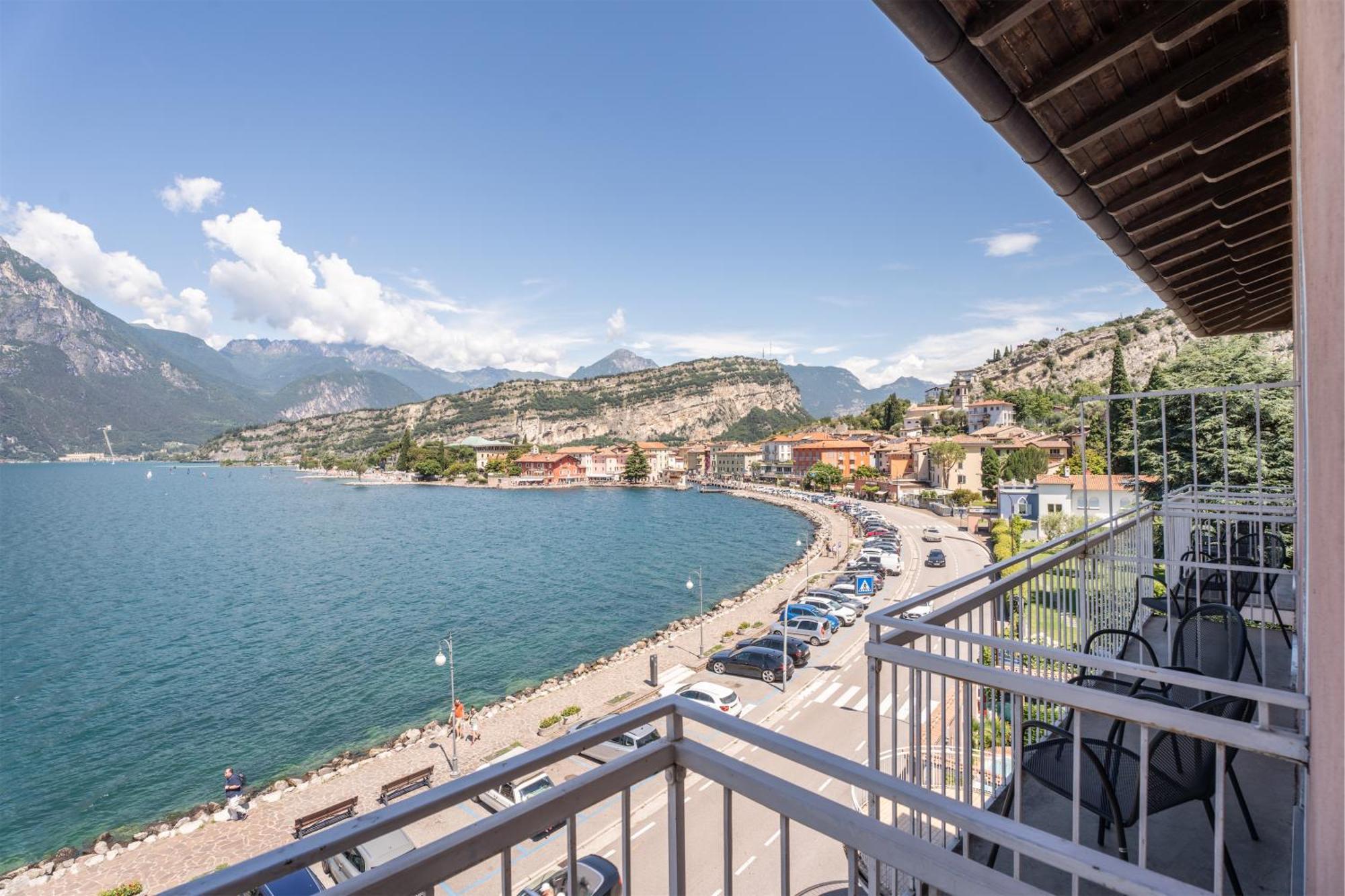 Lake Hotel Ifigenia Torbole Sul Garda Екстер'єр фото