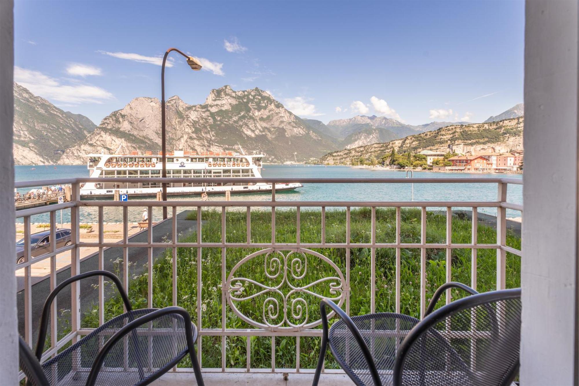 Lake Hotel Ifigenia Torbole Sul Garda Екстер'єр фото