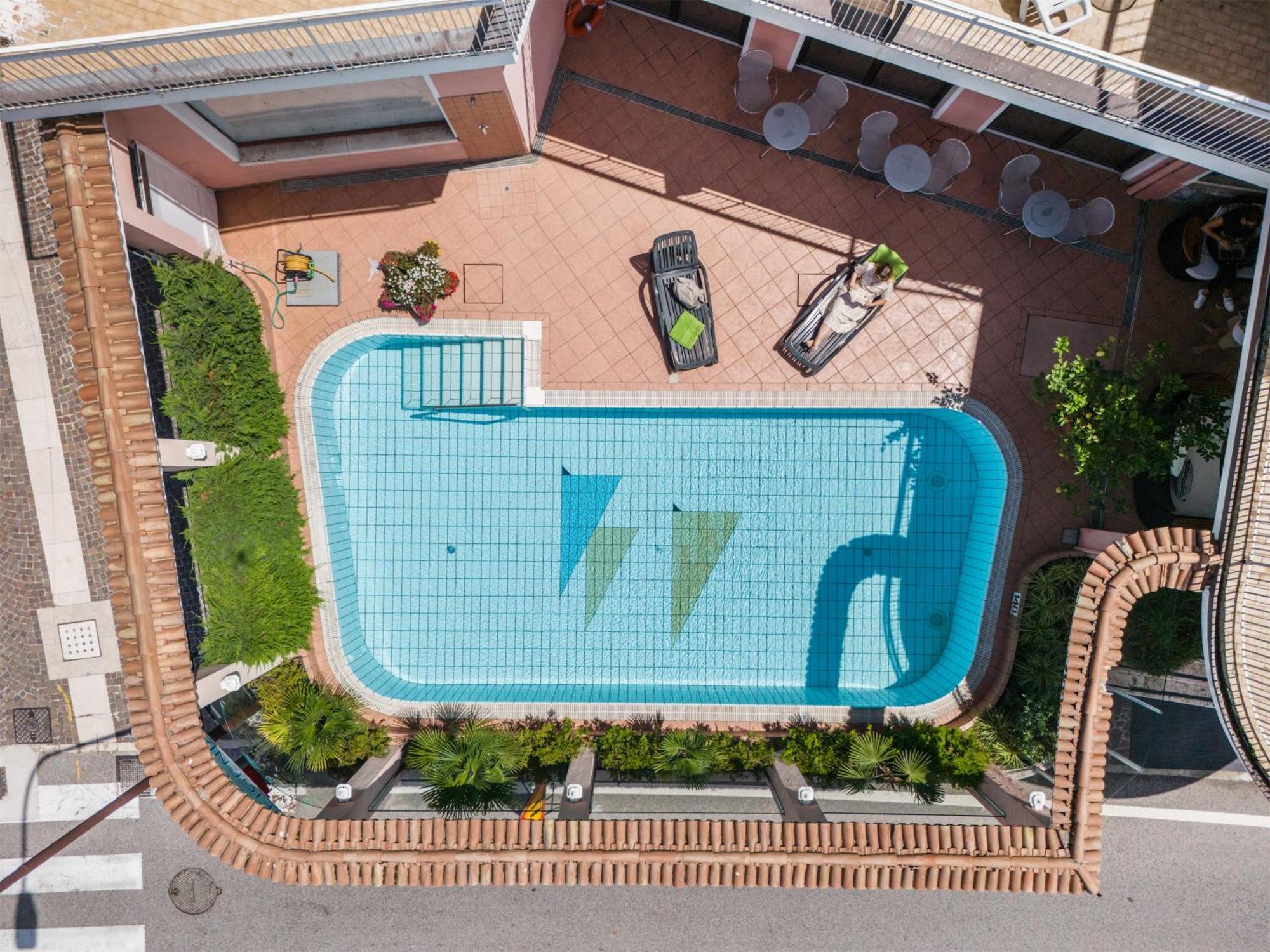 Lake Hotel Ifigenia Torbole Sul Garda Екстер'єр фото