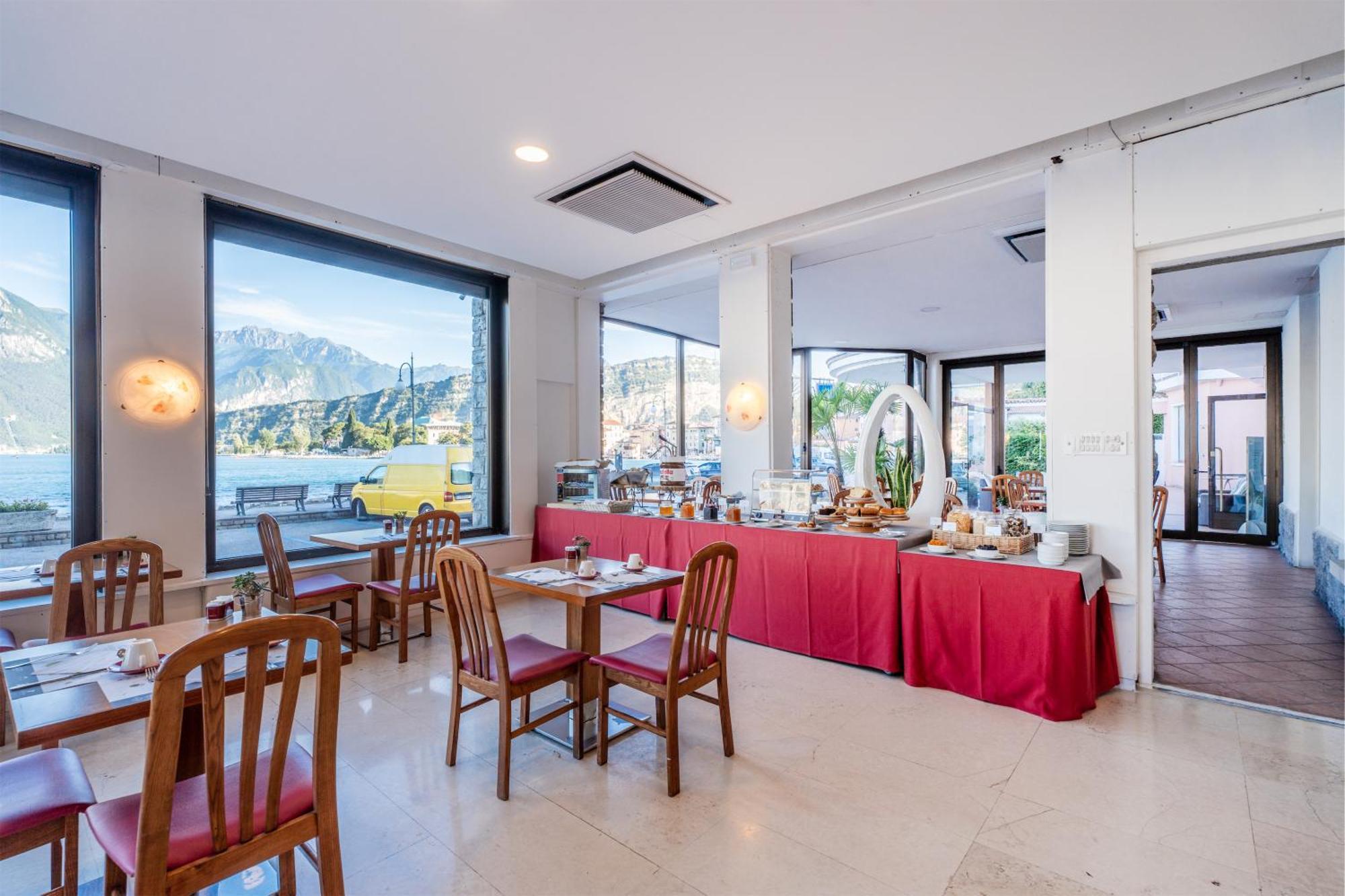 Lake Hotel Ifigenia Torbole Sul Garda Екстер'єр фото