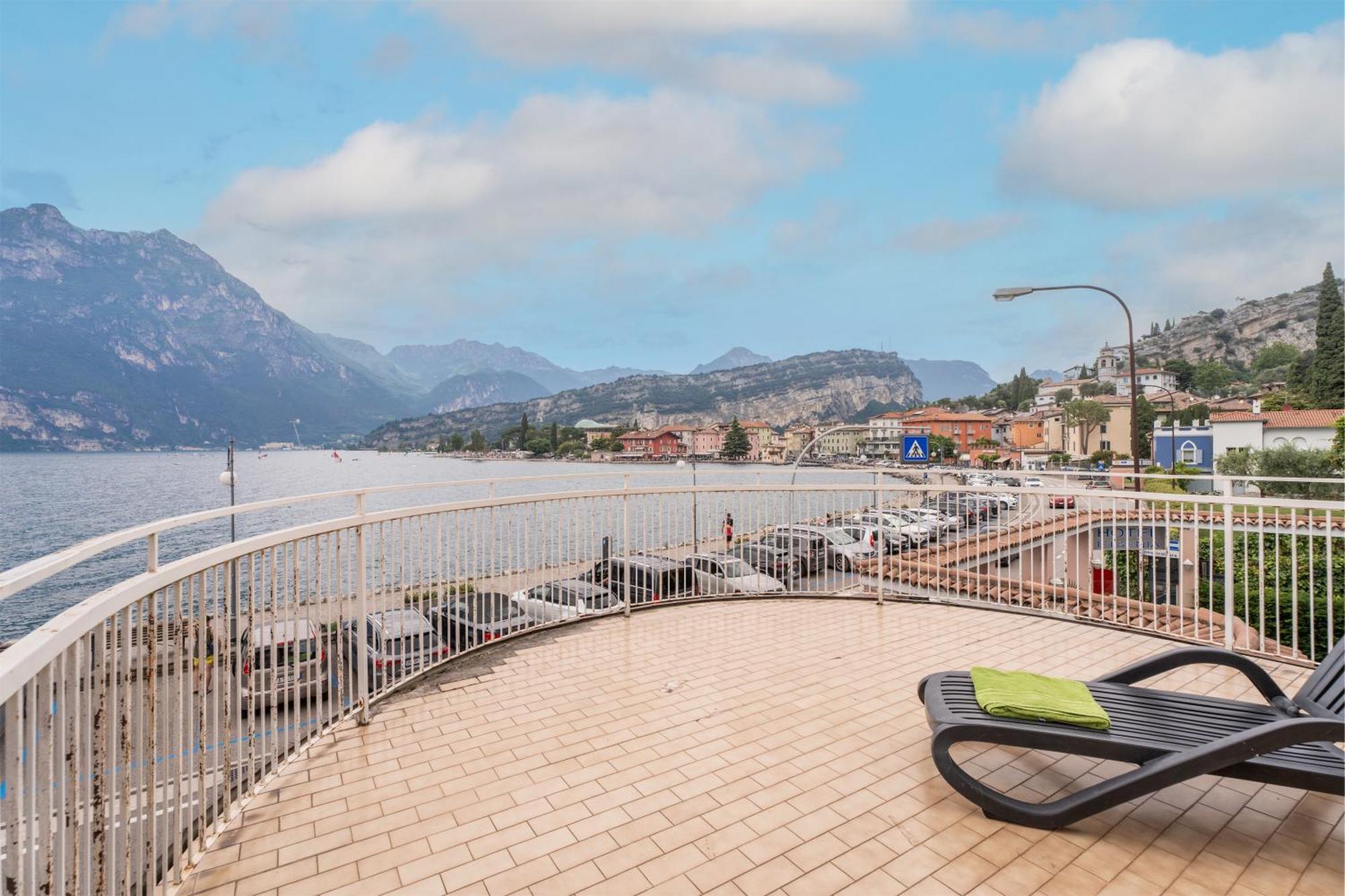 Lake Hotel Ifigenia Torbole Sul Garda Екстер'єр фото
